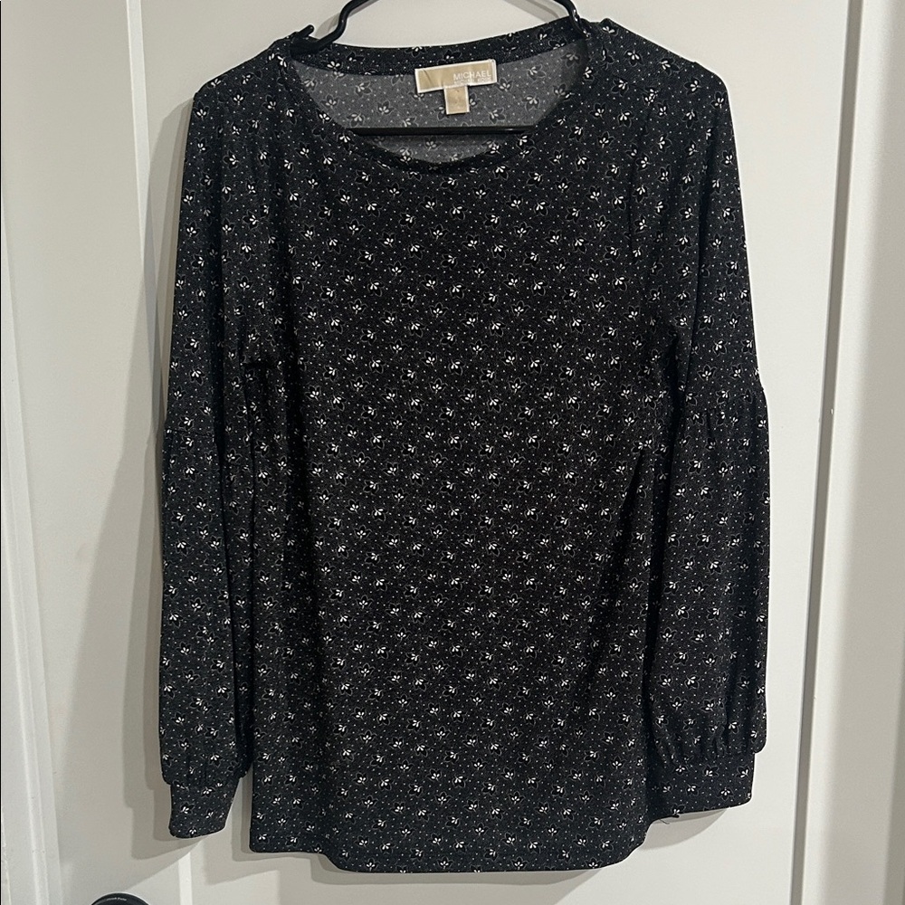 Michael Kors Black and White flowers and dots Long Sleeve Tee
